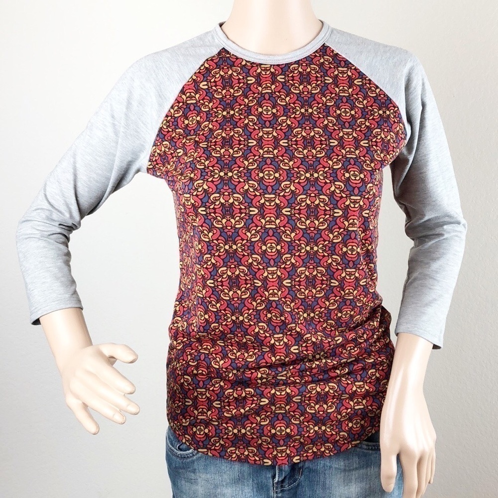 LuLaRoe Randy medallion raglan tee